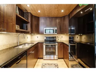 Photo #5: 21142877 Listing 