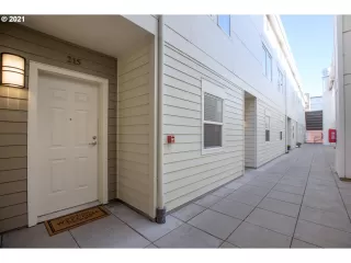 Photo #2: 21142990 Listing 