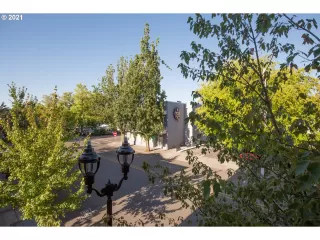 Photo #4: 21142990 Listing 