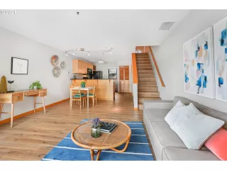 Photo #5: 21143159 Listing 