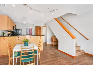 Photo #6: 21143159 Listing 