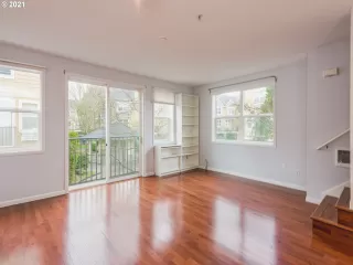 Photo #6: 21144142 Listing