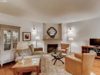 Photo #5: 21144381 Listing