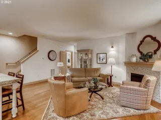 Photo #6: 21144381 Listing