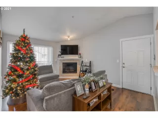 Photo #4: 21144383 Listing