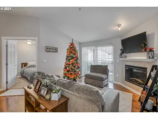 Photo #5: 21144383 Listing