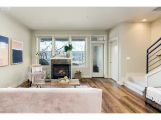 Photo #2: 21144490 Listing