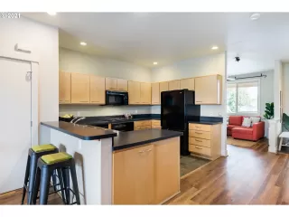 Photo #6: 21144490 Listing