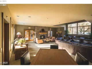 Photo #3: 21144585 Listing