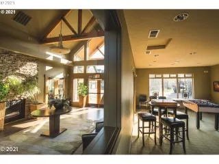 Photo #4: 21144585 Listing