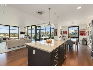 Photo #5: 21144862 Listing