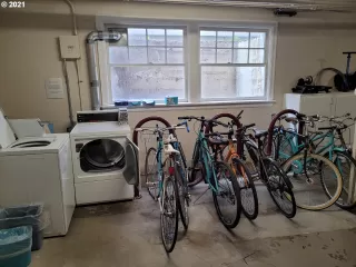 Photo #4: 21144951 Listing