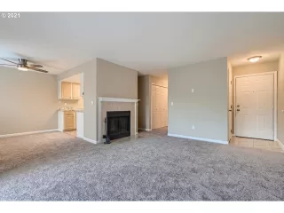 Photo #5: 21145760 Listing