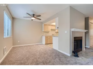 Photo #6: 21145760 Listing