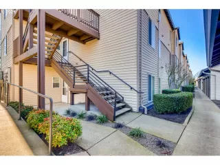 Photo #4: 21146232 Listing