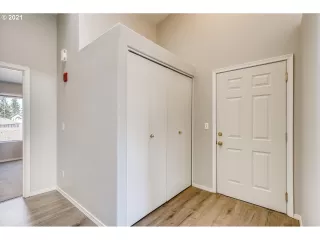 Photo #6: 21146232 Listing