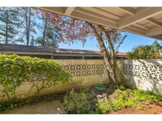 Photo #2: 21146483 Listing