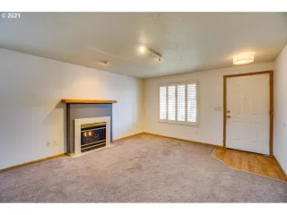 Photo #4: 21146871 Listing