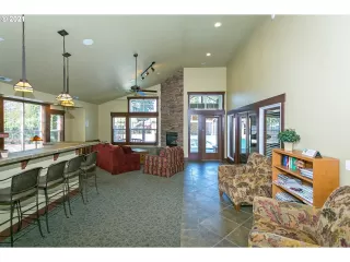 Photo #4: 21147096 Listing