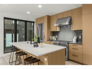 Photo #1: 211484887 Listing