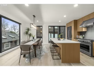 Photo #2: 211484887 Listing