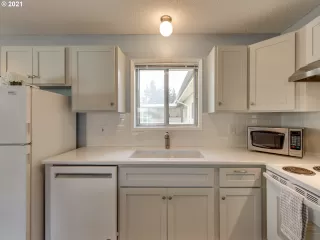 Photo #4: 21148811 Listing