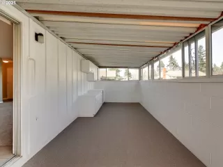 Photo #6: 21148811 Listing