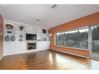 Photo #6: 21148950 Listing