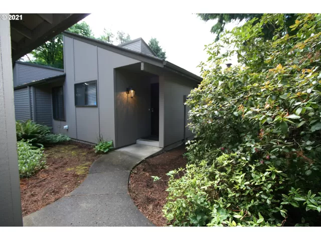 MLS: 21149018 Condo For Sale