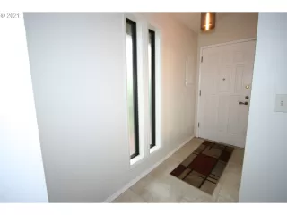 Photo #5: 21149018 Listing