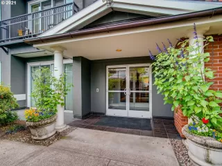 Photo #2: 21149068 Listing