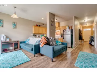 Photo #5: 21149316 Listing 