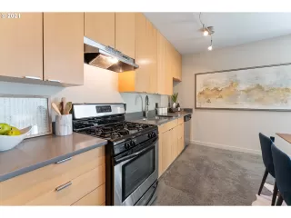 Photo #5: 21150191 Listing 