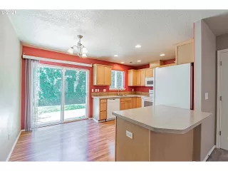 Photo #2: 21150412 Listing