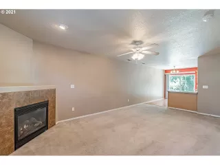 Photo #5: 21150412 Listing