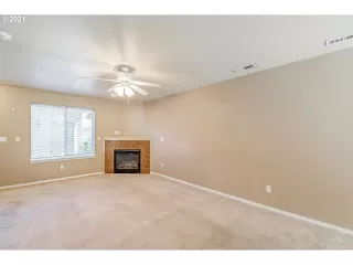 Photo #6: 21150412 Listing