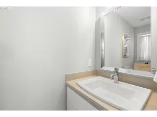 Photo #5: 21151240 Listing