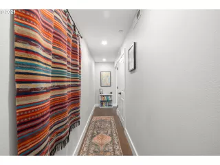 Photo #6: 21151240 Listing