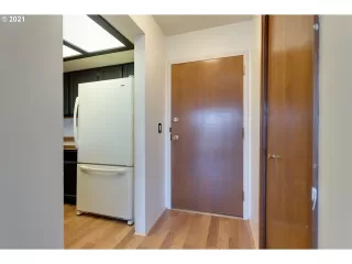 Photo #4: 21152682 Listing 