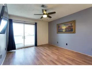 Photo #5: 21152682 Listing 