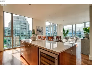 Photo #3: 21154473 Listing