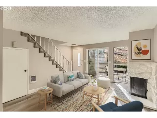 Photo #4: 21154648 Listing