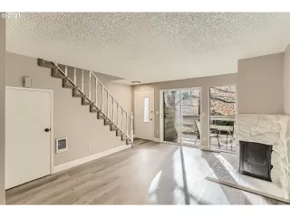 Photo #5: 21154648 Listing