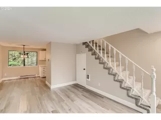 Photo #6: 21154648 Listing