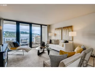 Photo #4: 21154932 Listing