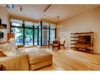 Photo #4: 21154937 Listing 