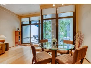 Photo #6: 21154937 Listing 