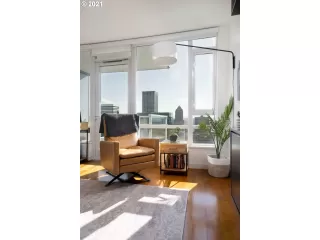 Photo #4: 21154952 Listing