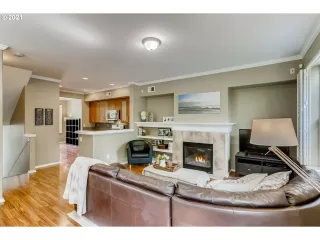 Photo #5: 21155127 Listing