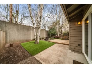 Photo #2: 21155176 Listing